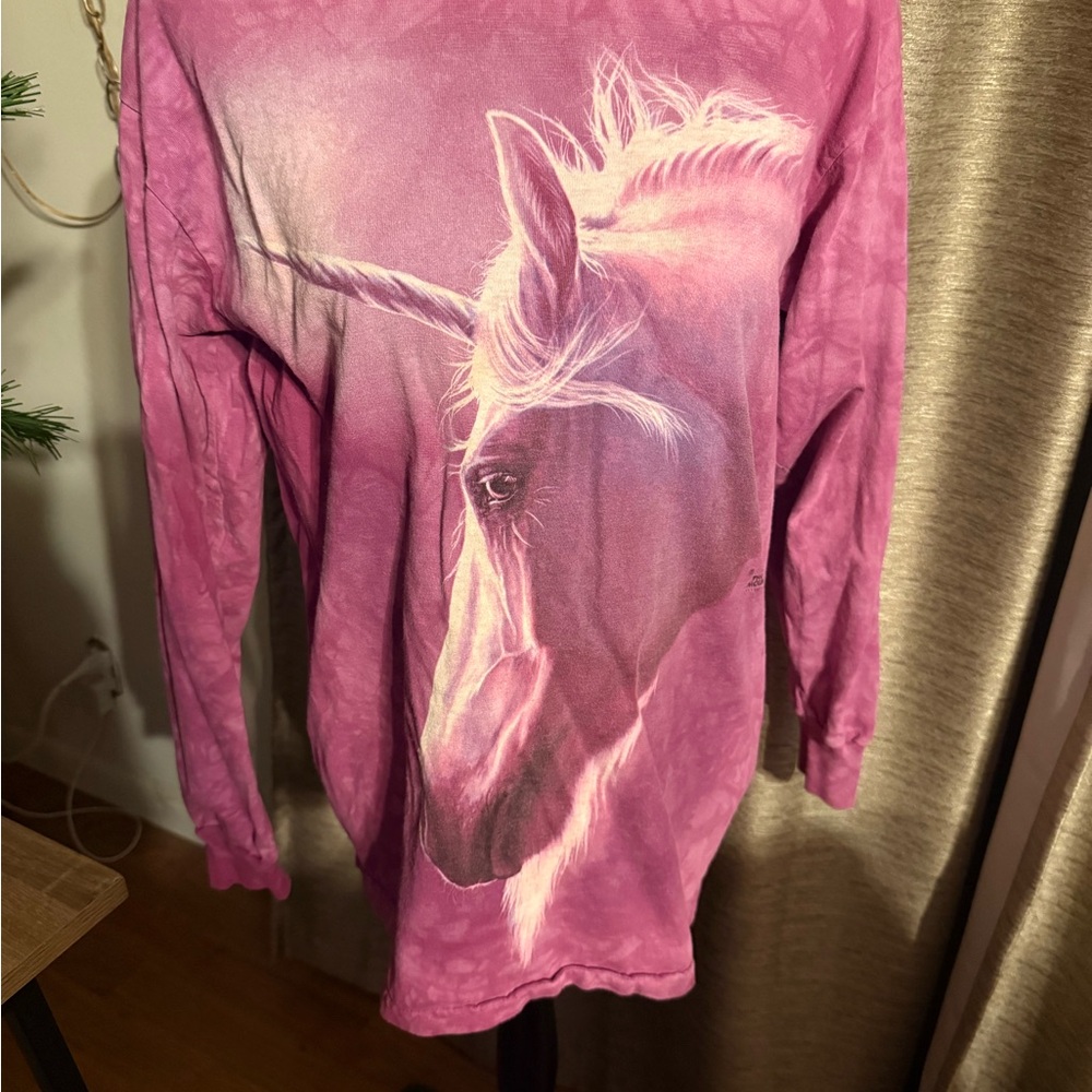 The mountain long sleeve shirt Unicorn.
